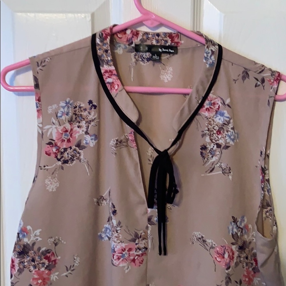 Summer top for work - Picture 5 of 8